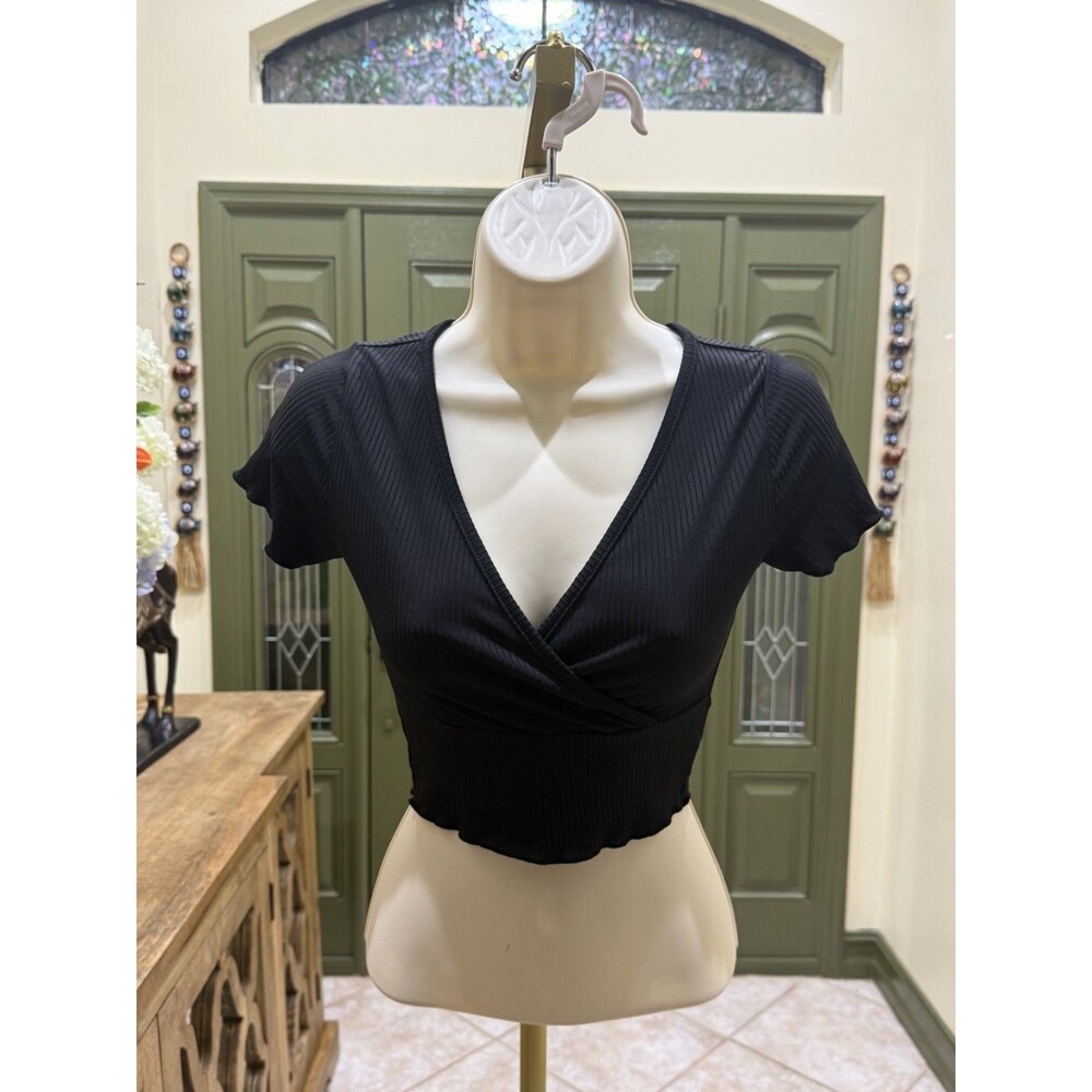 Dazy black ribbed short sleeve crop top size S